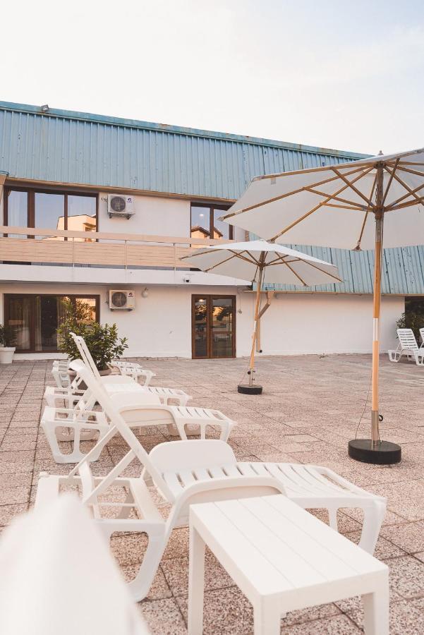 Hotel Amadina Garden Lozenec Exteriér fotografie
